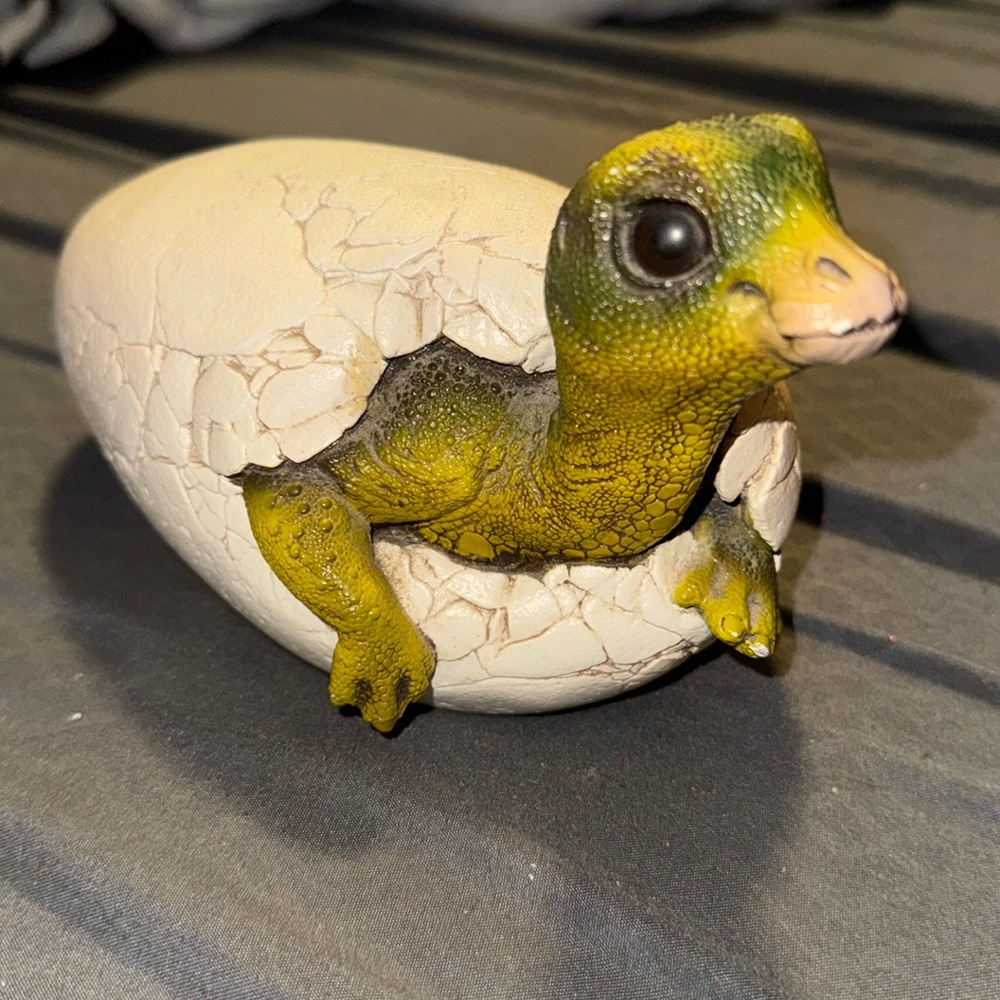 Pena 1989 Windstone Editions Hatching MADE IN USA Dinosaur Egg Realistic VTG